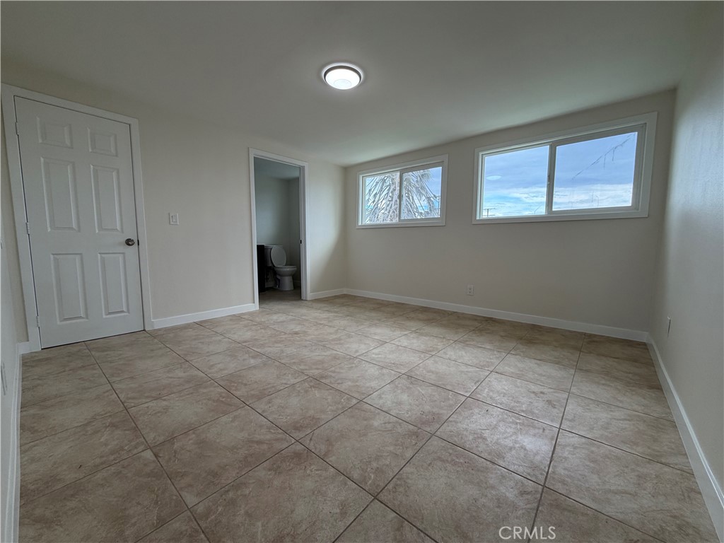 649 E 87th Property Photo 11