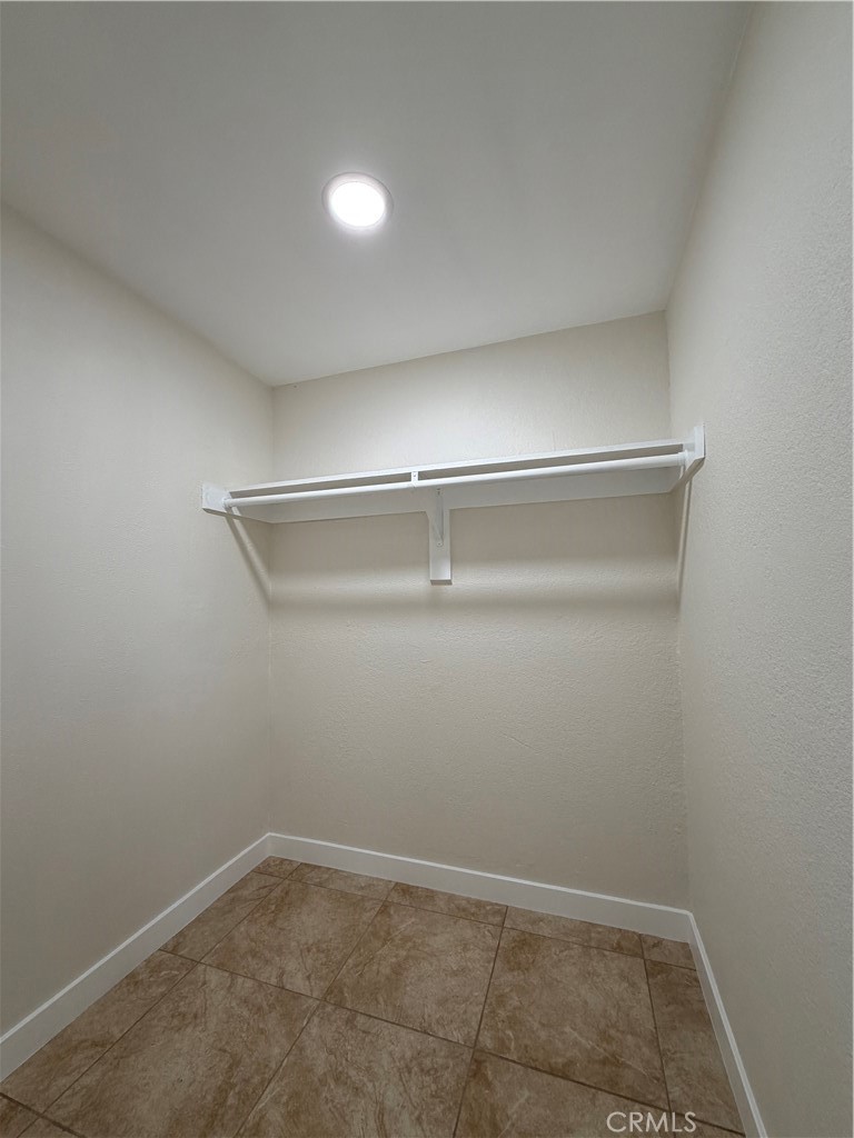649 E 87th Property Photo 15