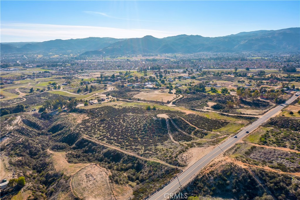 23777 Wildomar Trail Property Photo 10