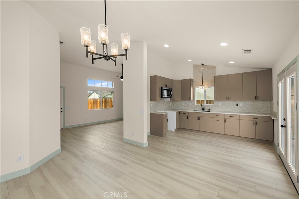 13780 Del Ray Property Photo 6