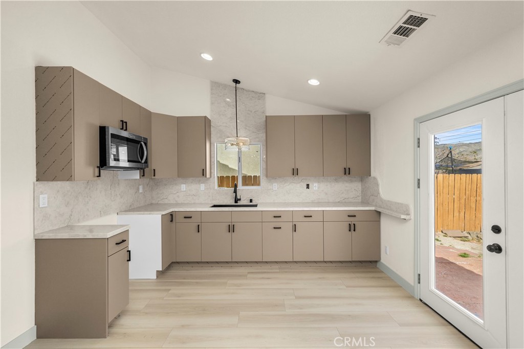 13780 Del Ray Property Photo 9
