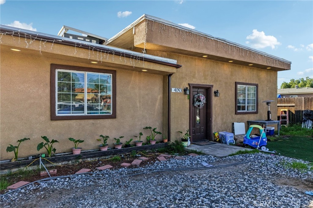 24093 Webster Avenue Property Photo 2