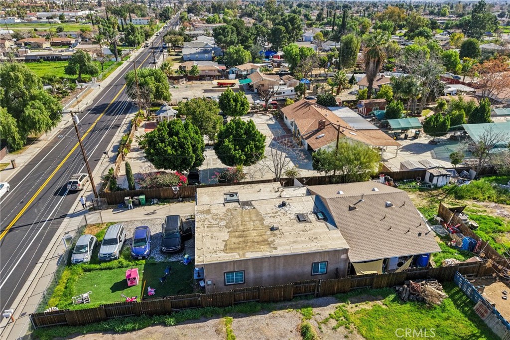 24093 Webster Avenue Property Photo 4