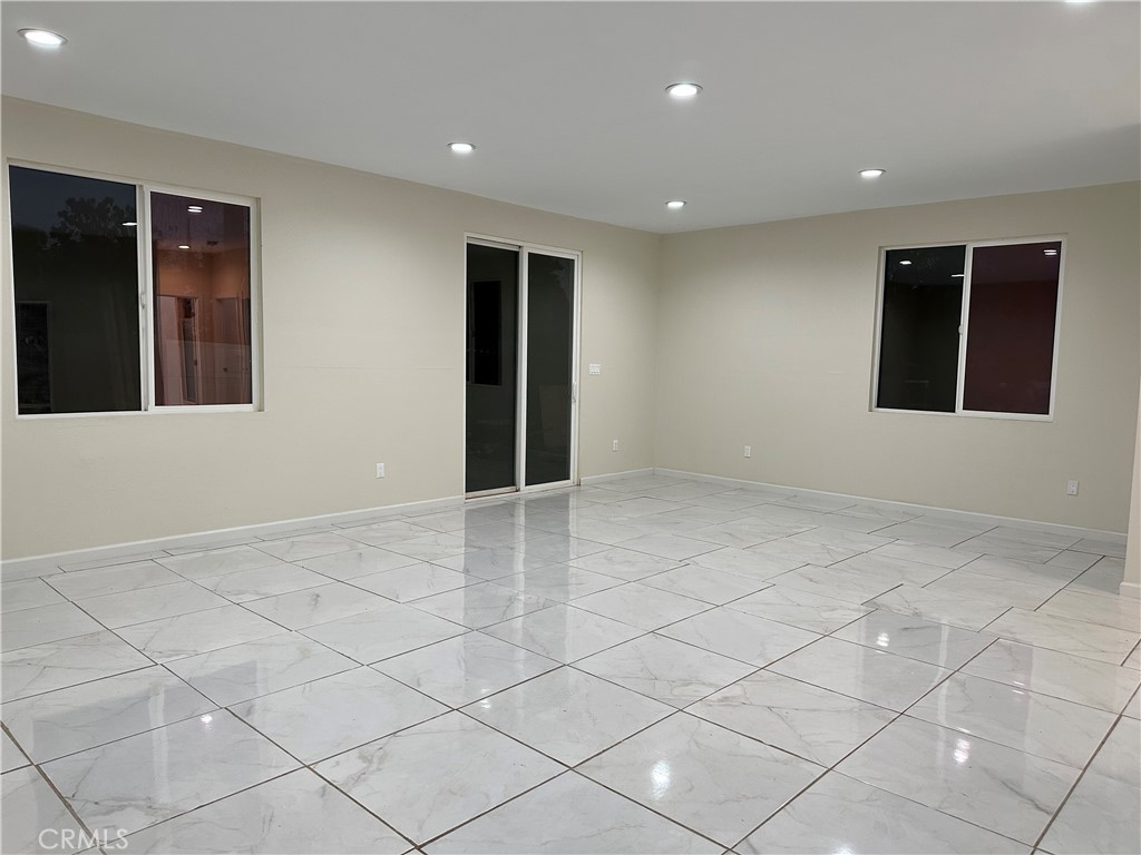 24093 Webster Avenue Property Photo 7