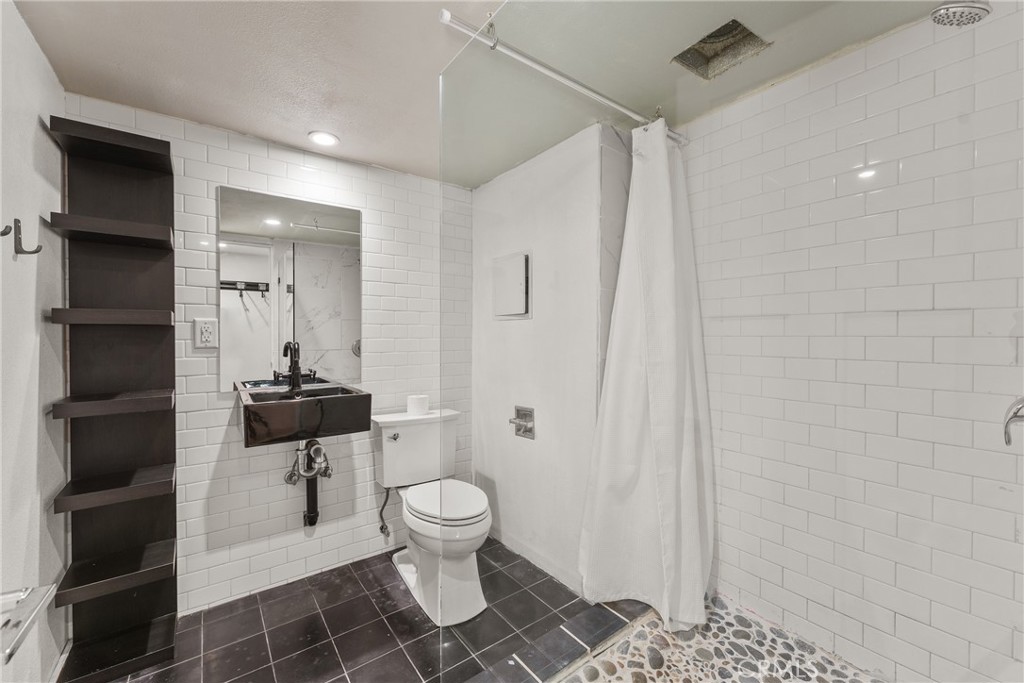 3172 Cary St Property Photo 12