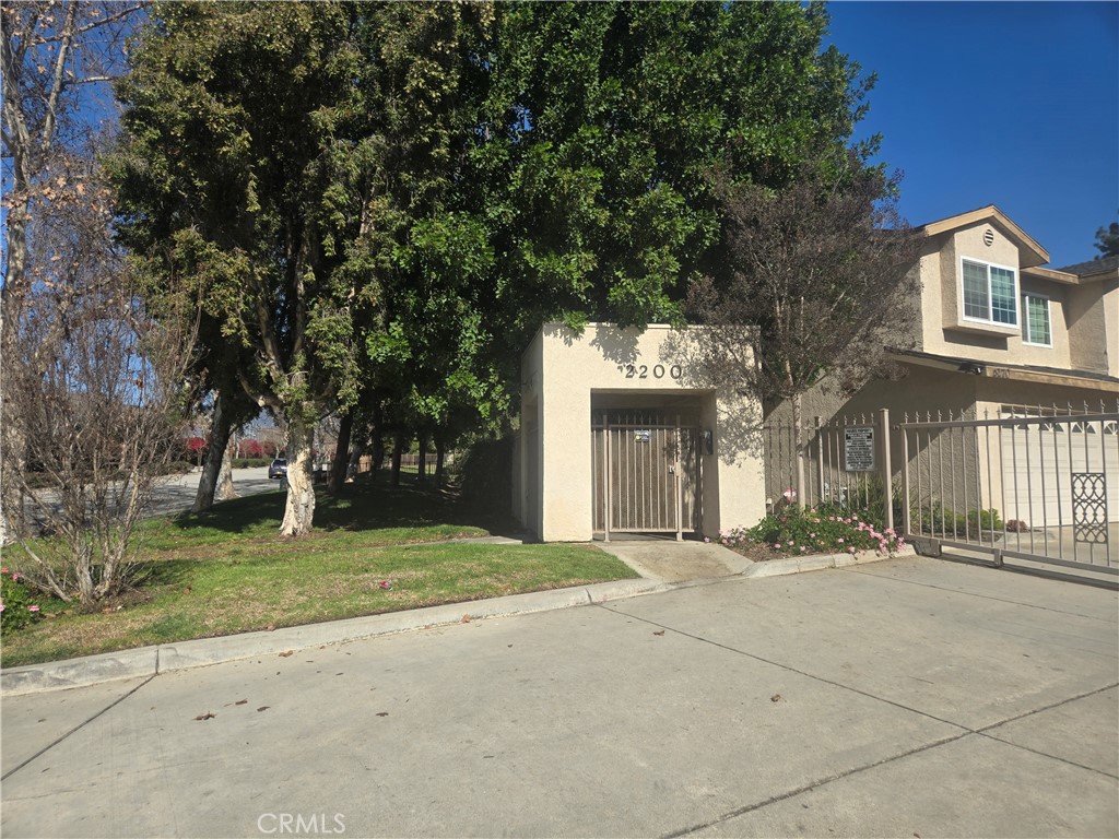2260 N Towne Property Photo 1
