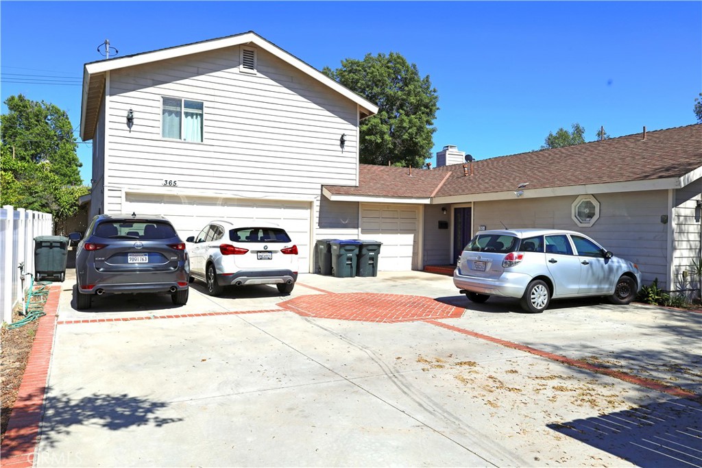 365 N Magnolia Property Photo 2