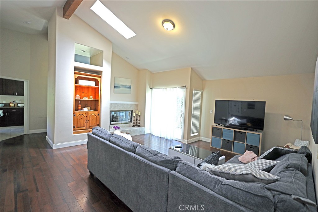 365 N Magnolia Property Photo 4