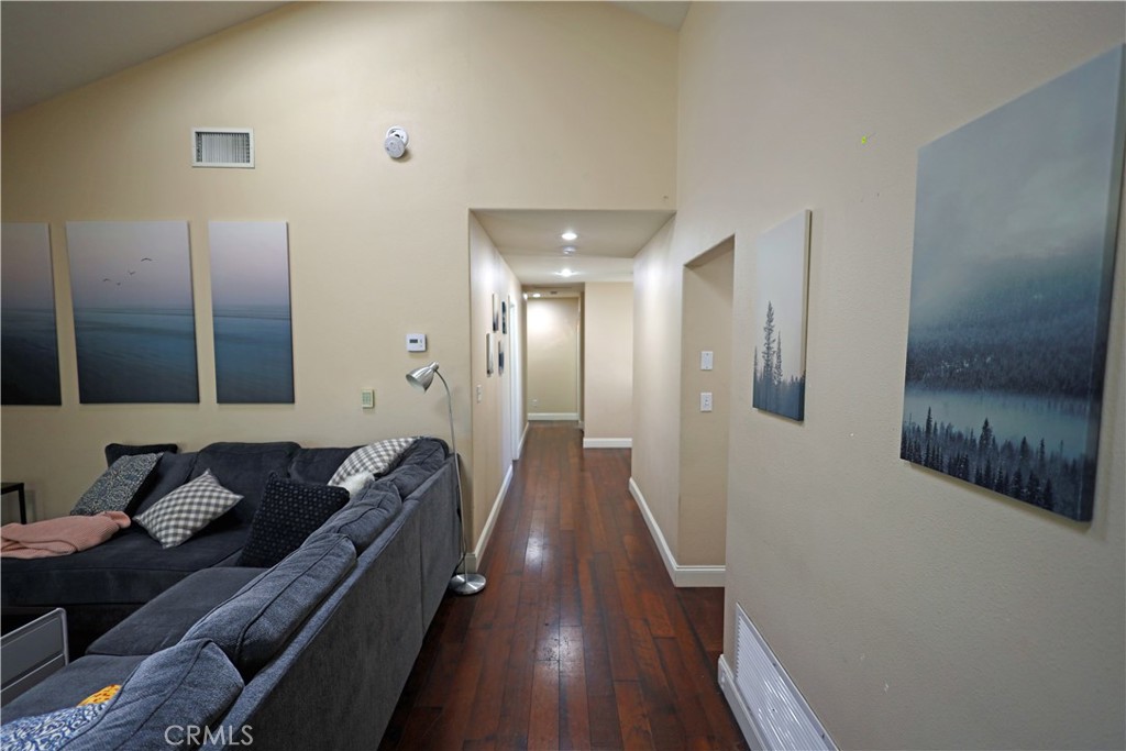 365 N Magnolia Property Photo 5