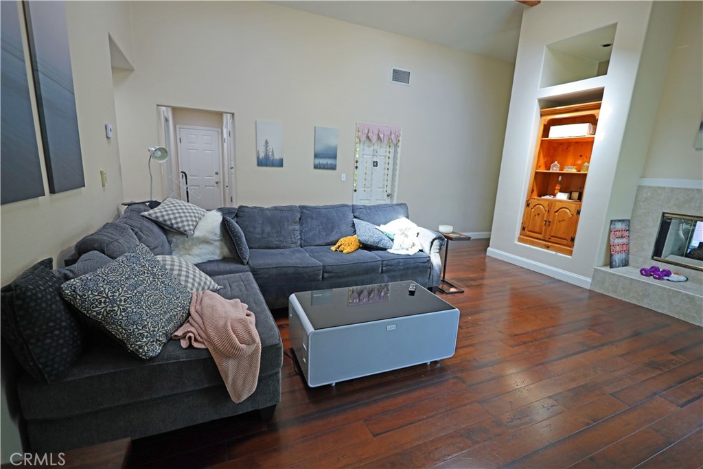 365 N Magnolia Property Photo 10