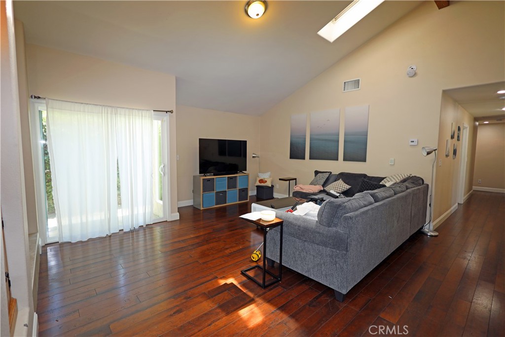 365 N Magnolia Property Photo 14
