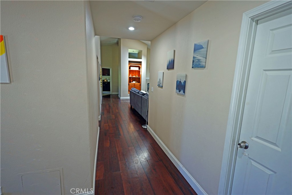 365 N Magnolia Property Photo 16