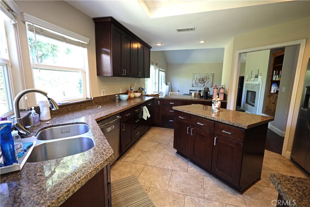 365 N Magnolia Property Photo 24