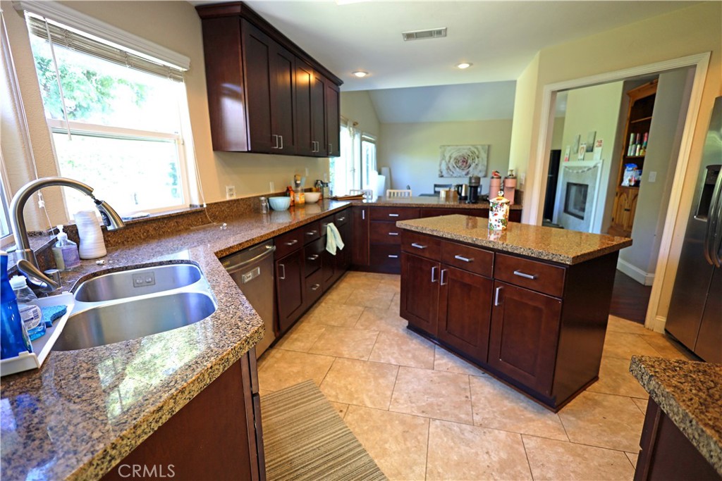 365 N Magnolia Property Photo 26