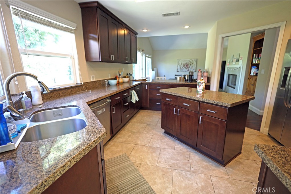 365 N Magnolia Property Photo 27