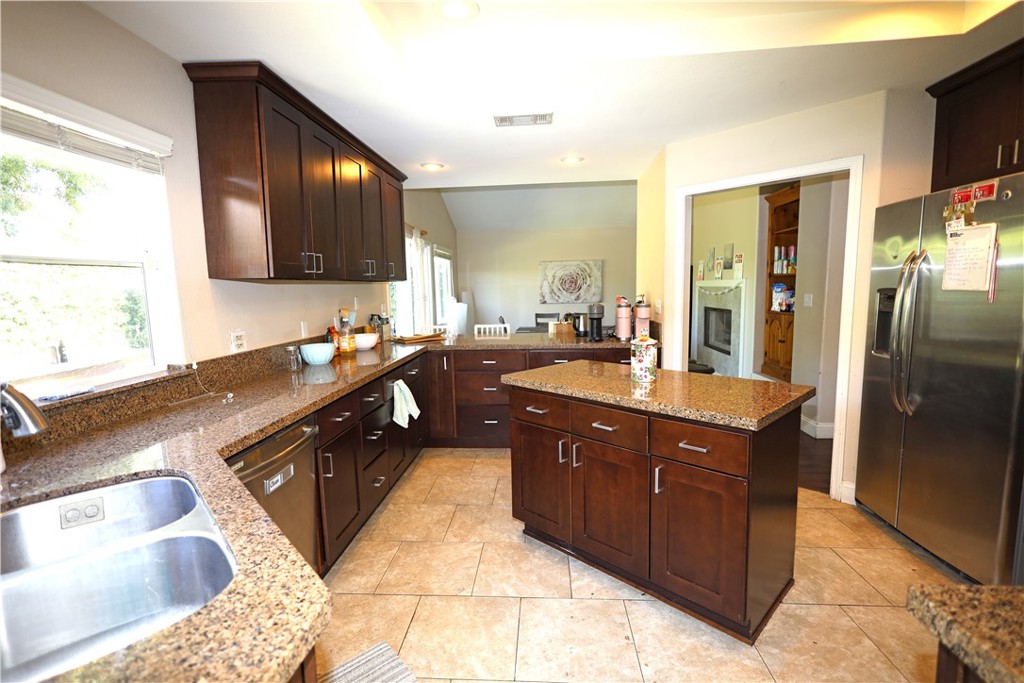365 N Magnolia Property Photo 31