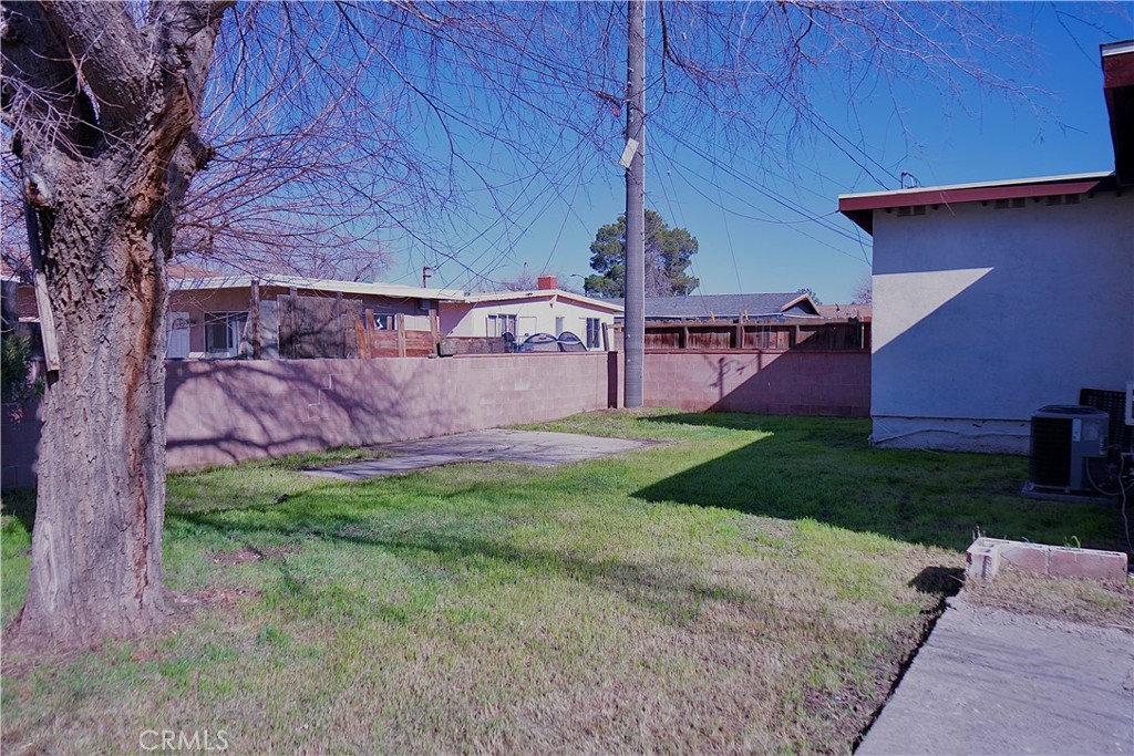 755 W Holguin Property Photo 13