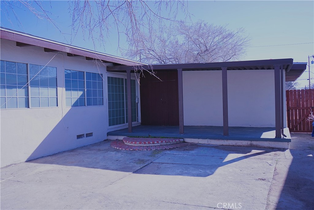 755 W Holguin Property Photo 14