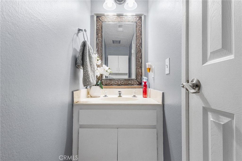 1381 S Walnut 2105 Property Photo 16