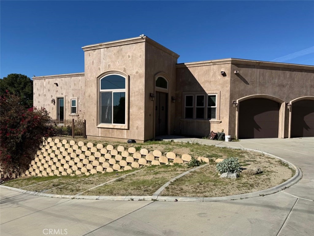 3000 Galaxie Heights Property Photo 3