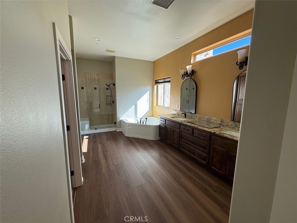 3000 Galaxie Heights Property Photo 16