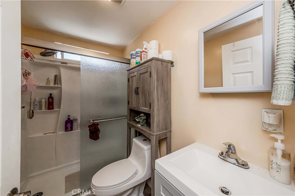623 E 36th Street Property Photo 6