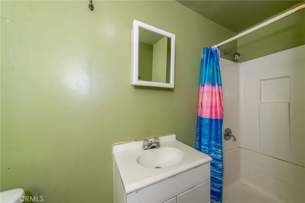 623 E 36th Street Property Photo 9
