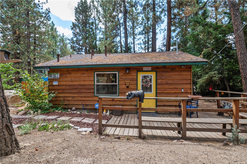 42955 Encino Property Photo 1