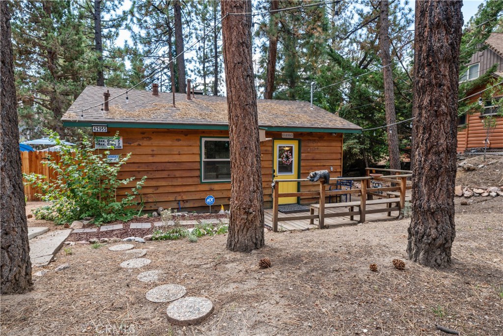 42955 Encino Property Photo 4