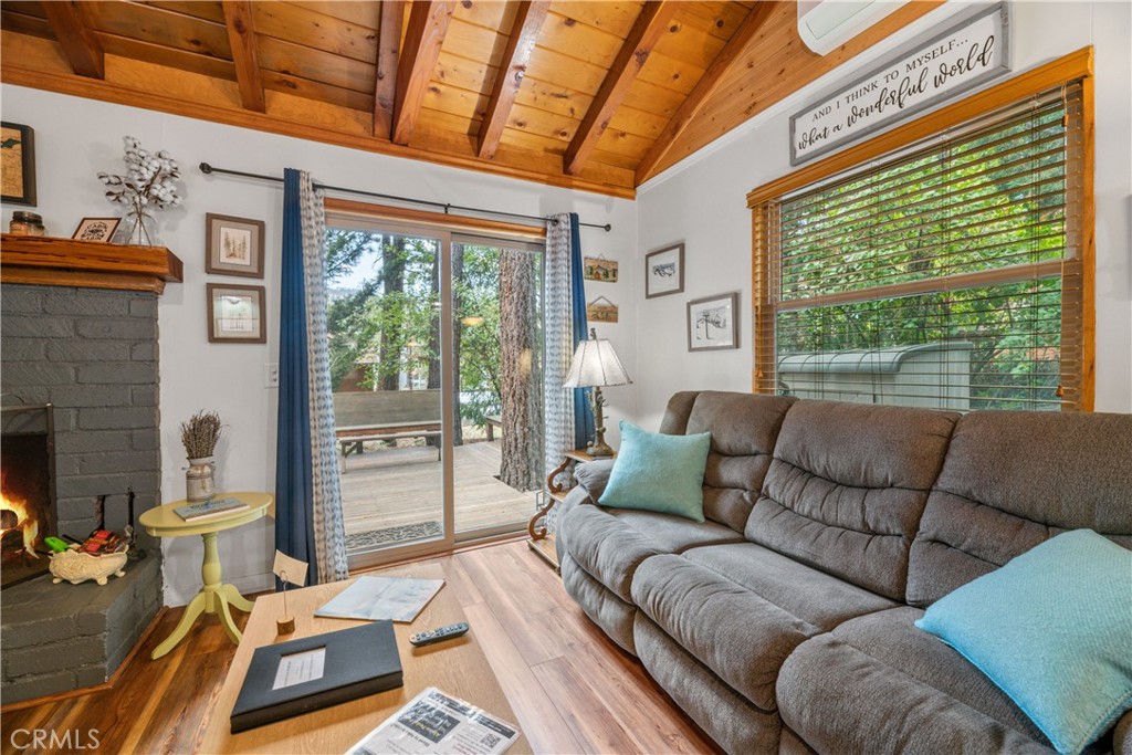 42955 Encino Property Photo 6