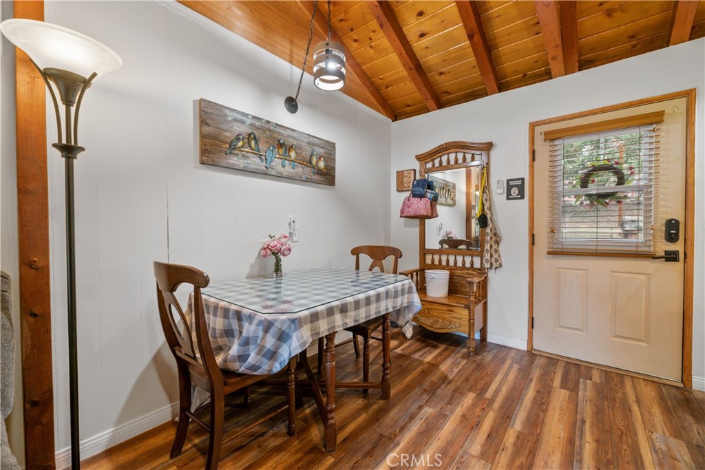 42955 Encino Property Photo 9