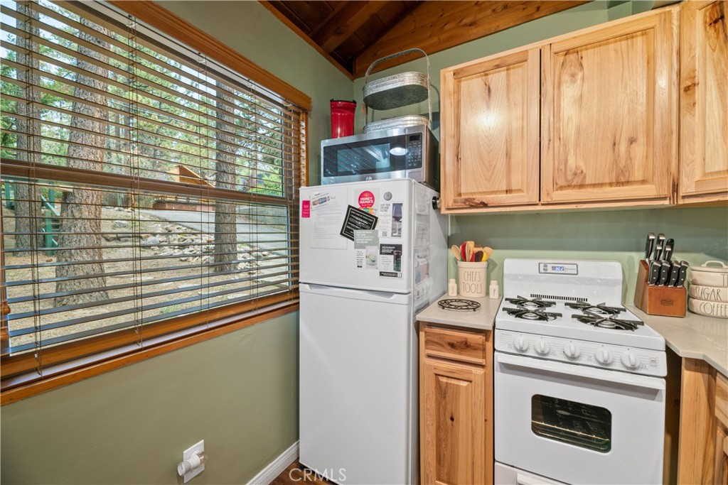 42955 Encino Property Photo 13