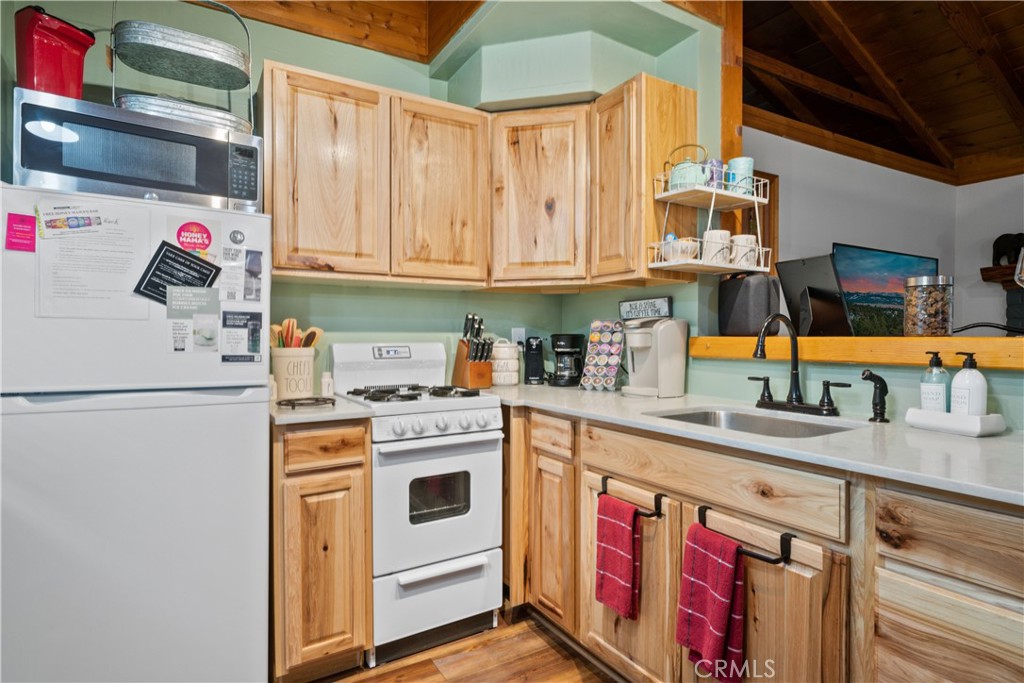 42955 Encino Property Photo 13