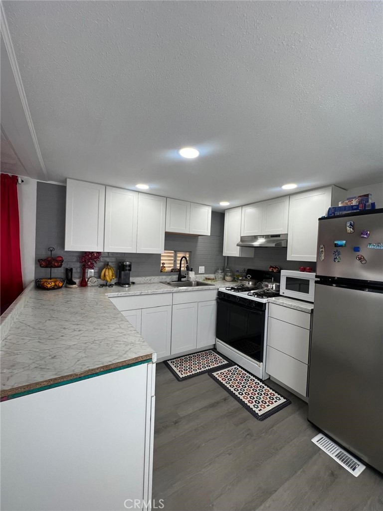 2191 Harbor Boulevard 75 Property Photo 6
