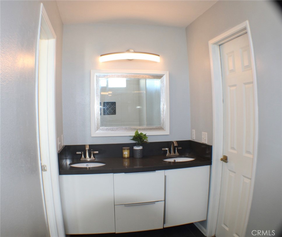 1915 E 120th Street Property Photo 10