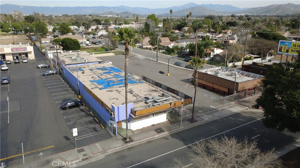 5563 Mission Property Photo 8