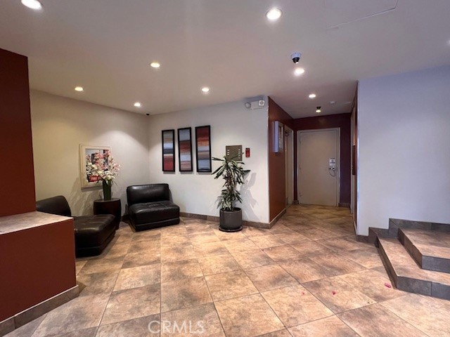622 S Barrington 302 Property Photo 12