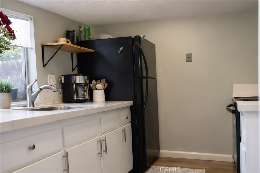 1277 N Mollison F Property Photo 6