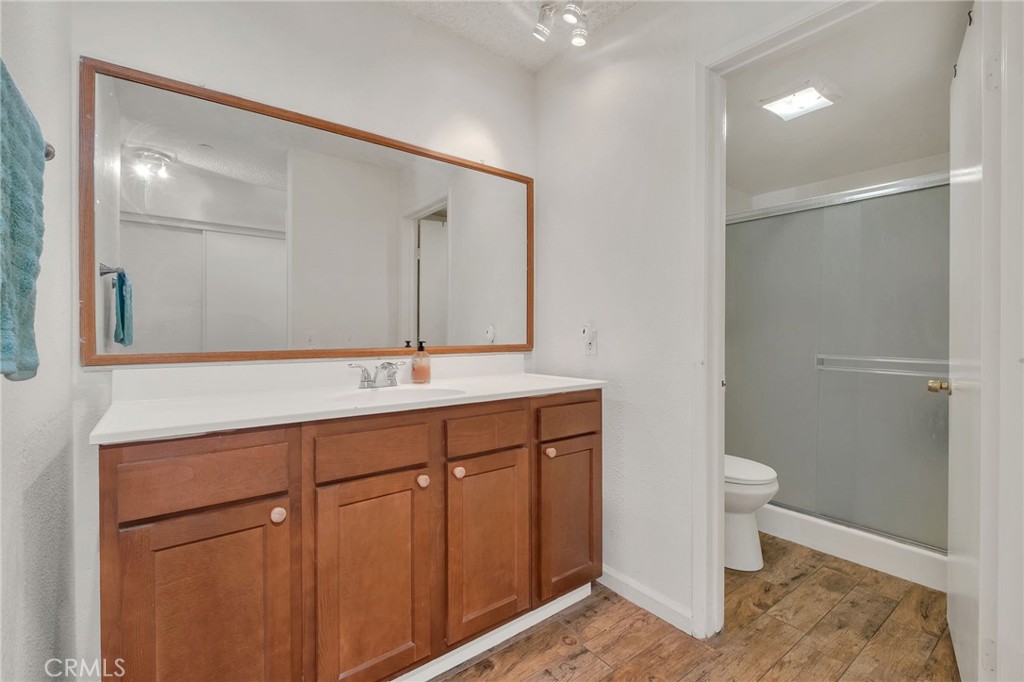 300 E Chestnut Property Photo 12
