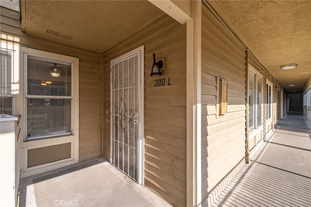 300 E Chestnut Property Photo 16