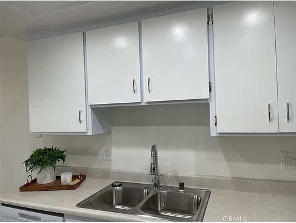 16902 Chaparral Property Photo 4