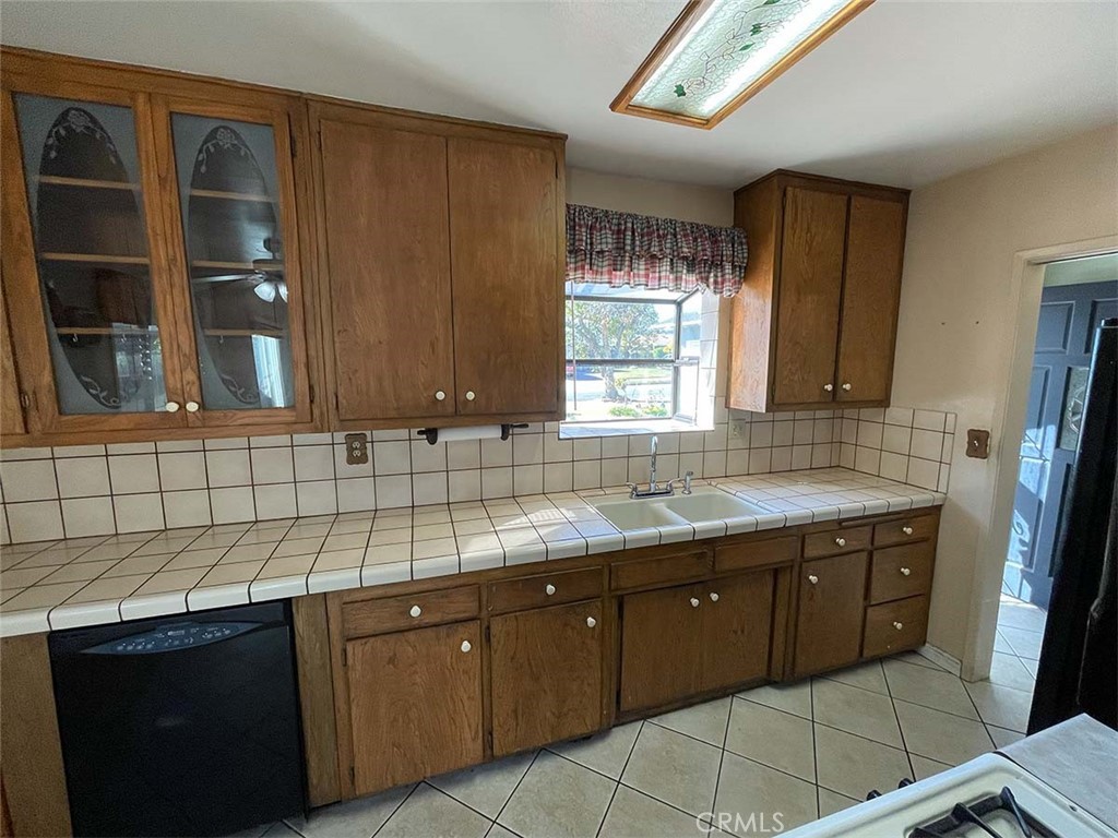 514 N Balton Avenue Property Photo 8