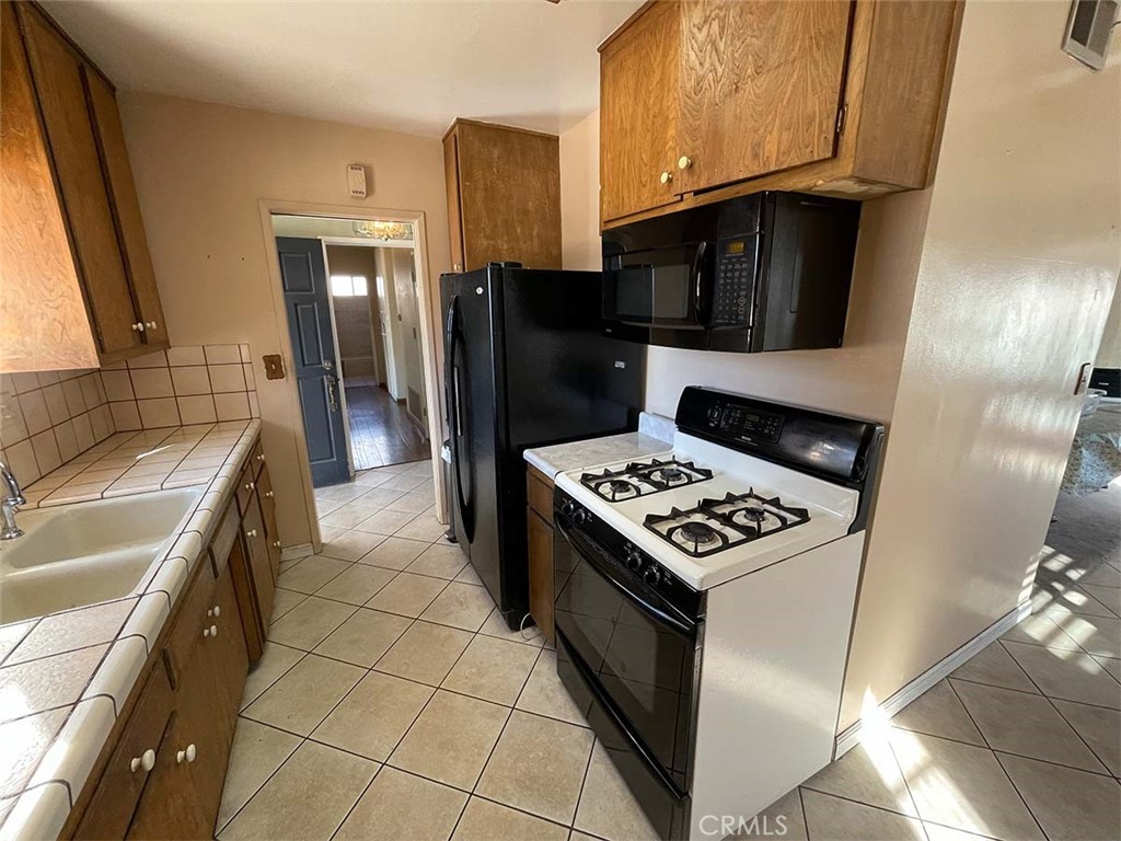 514 N Balton Avenue Property Photo 9