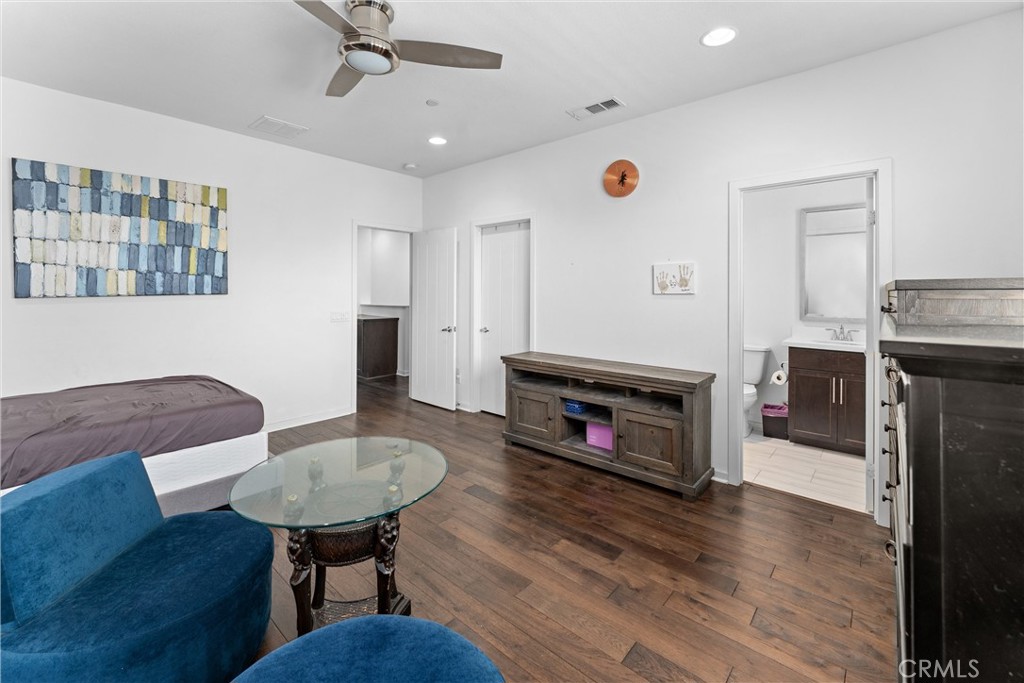 843 Sunburst Way Property Photo 16