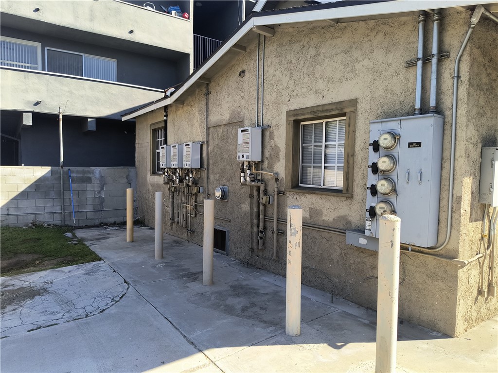 1827 Crenshaw Property Photo 4