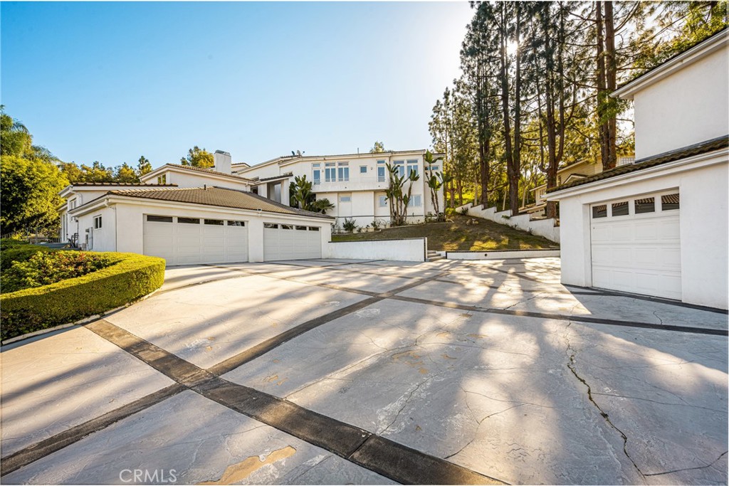 2820 Shadow Canyon Drive Property Photo 8