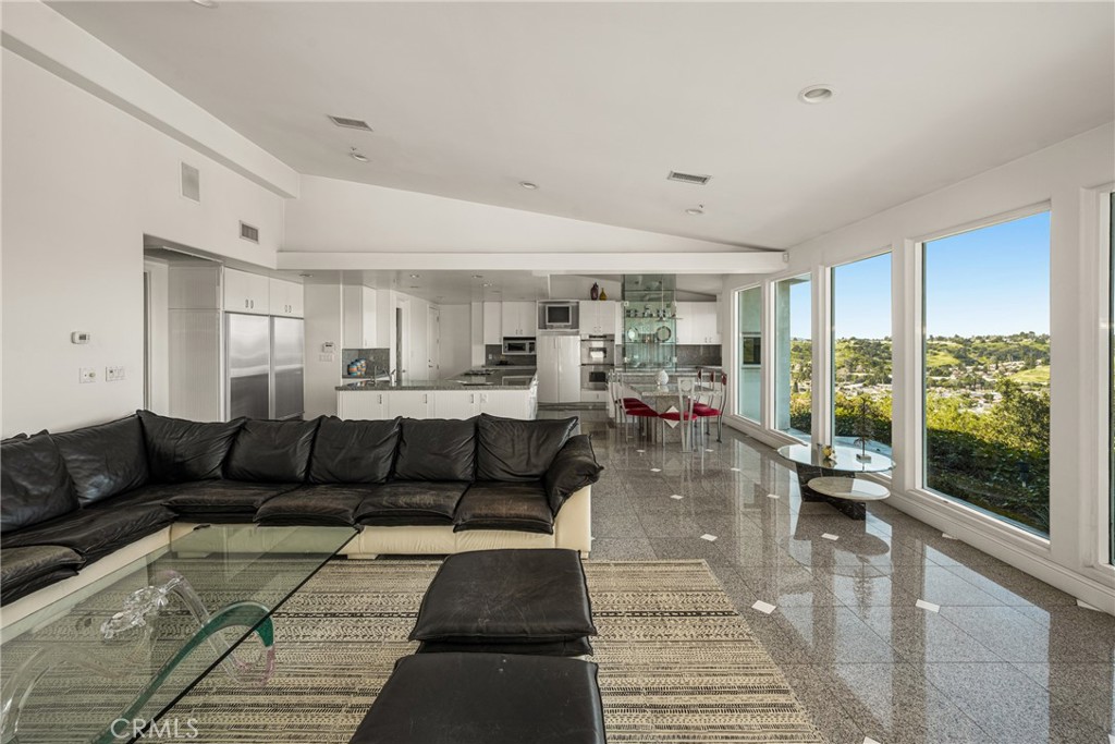 2820 Shadow Canyon Drive Property Photo 21