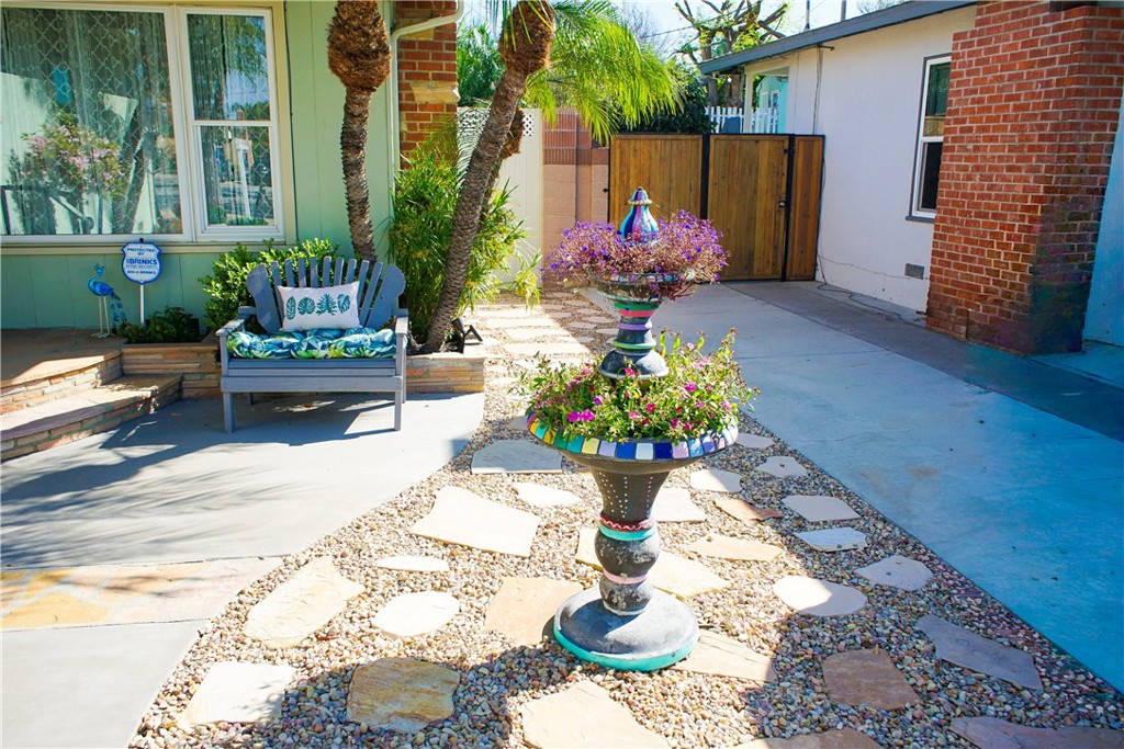 2019 Valencia Property Photo 5