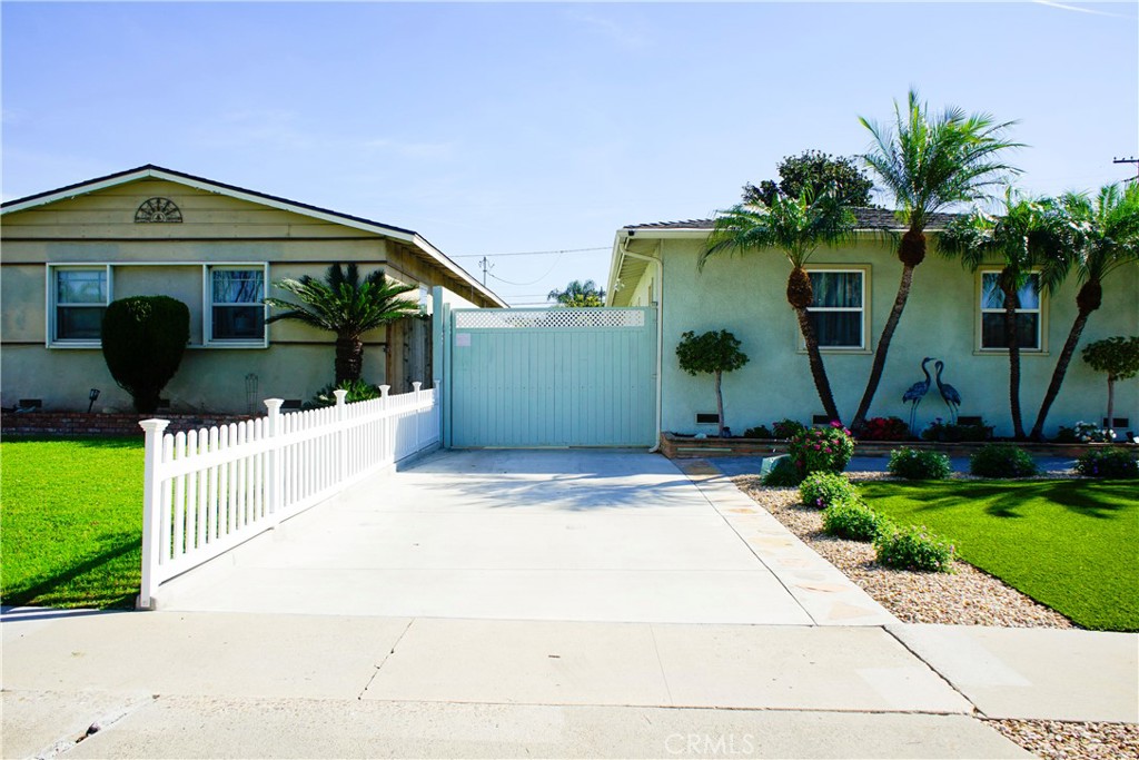 2019 Valencia Property Photo 8