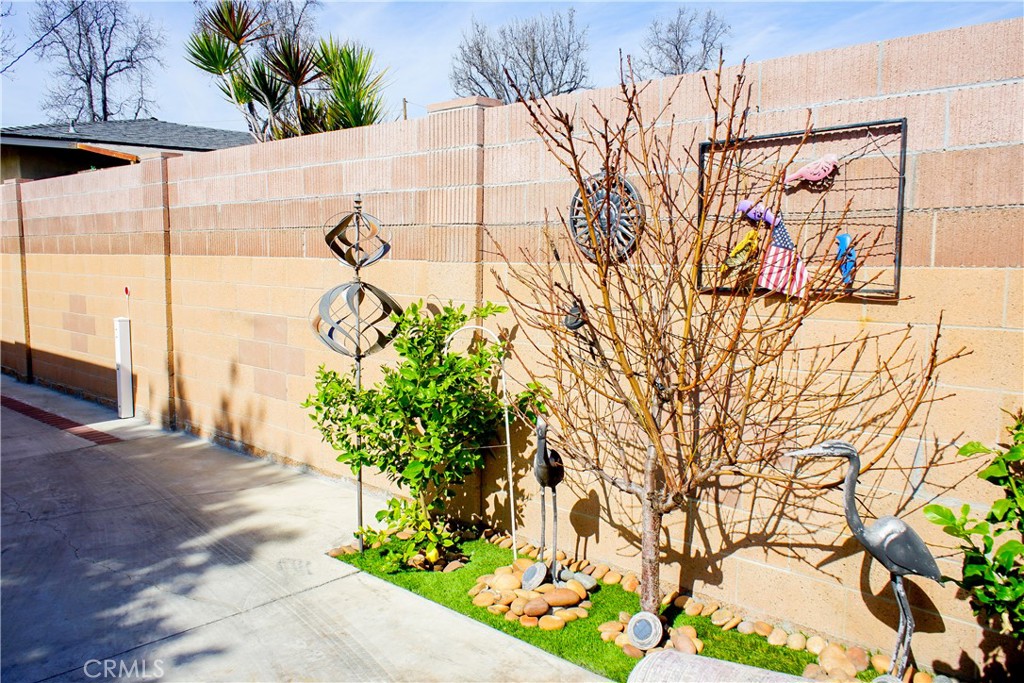2019 Valencia Property Photo 51